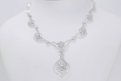 Daisy Floral Pear Shape And Round Diamond Bridal Necklace